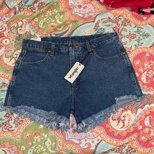 Women’s Wrangler Reworked Cutoff Shorts